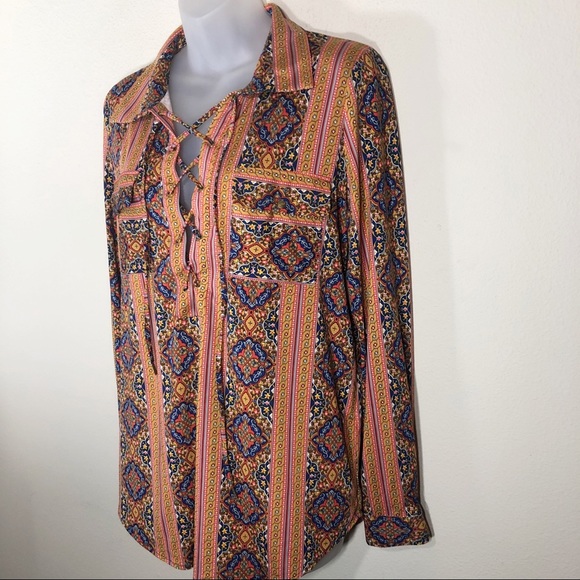 BCBGMaxAzria Retro-inspired boho print lace front collared top - Picture 4 of 15